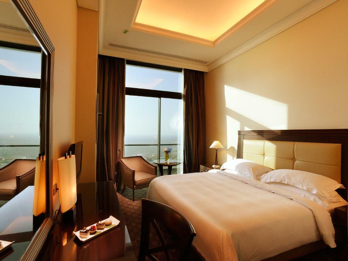 Aparthotel Raouche Arjaan By Rotana Bejrút Exteriér fotografie