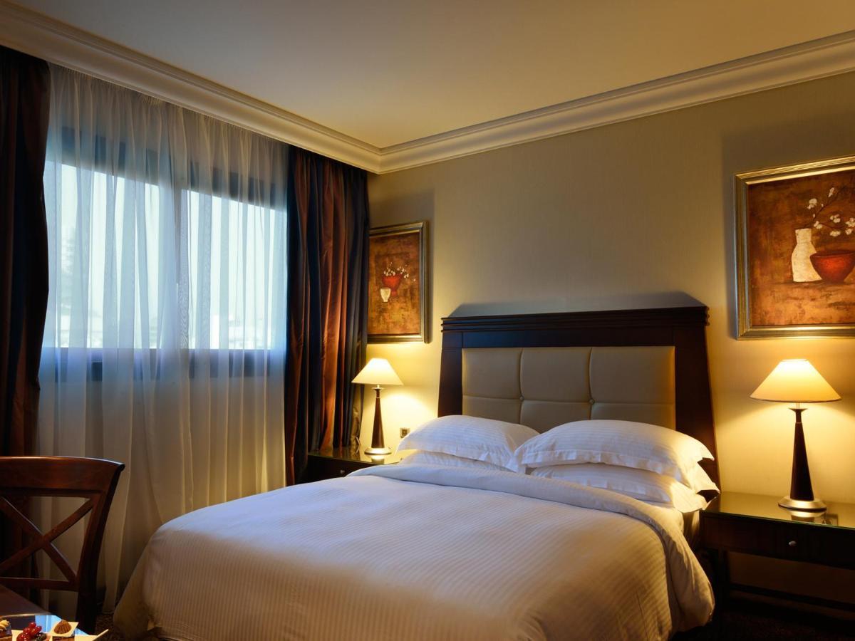Aparthotel Raouche Arjaan By Rotana Bejrút Exteriér fotografie